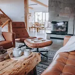Villa Stoklosowka Ski-in Ski-out *