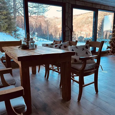 فيلة Stoklosowka Ski-in Ski-out