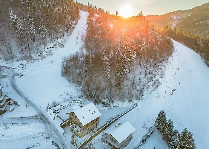 Stoklosowka Ski-in Ski-out Villa *